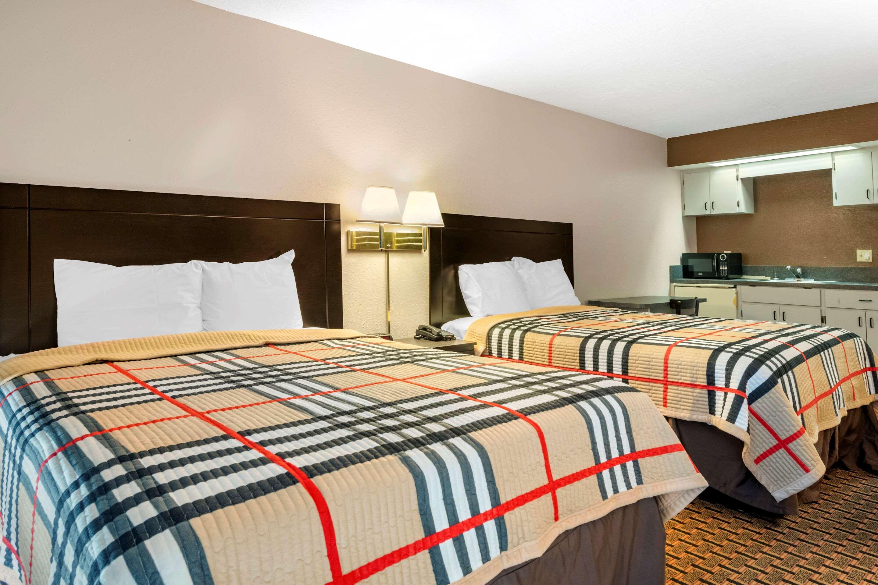 Rodeway Inn New Port Richey Exterior foto
