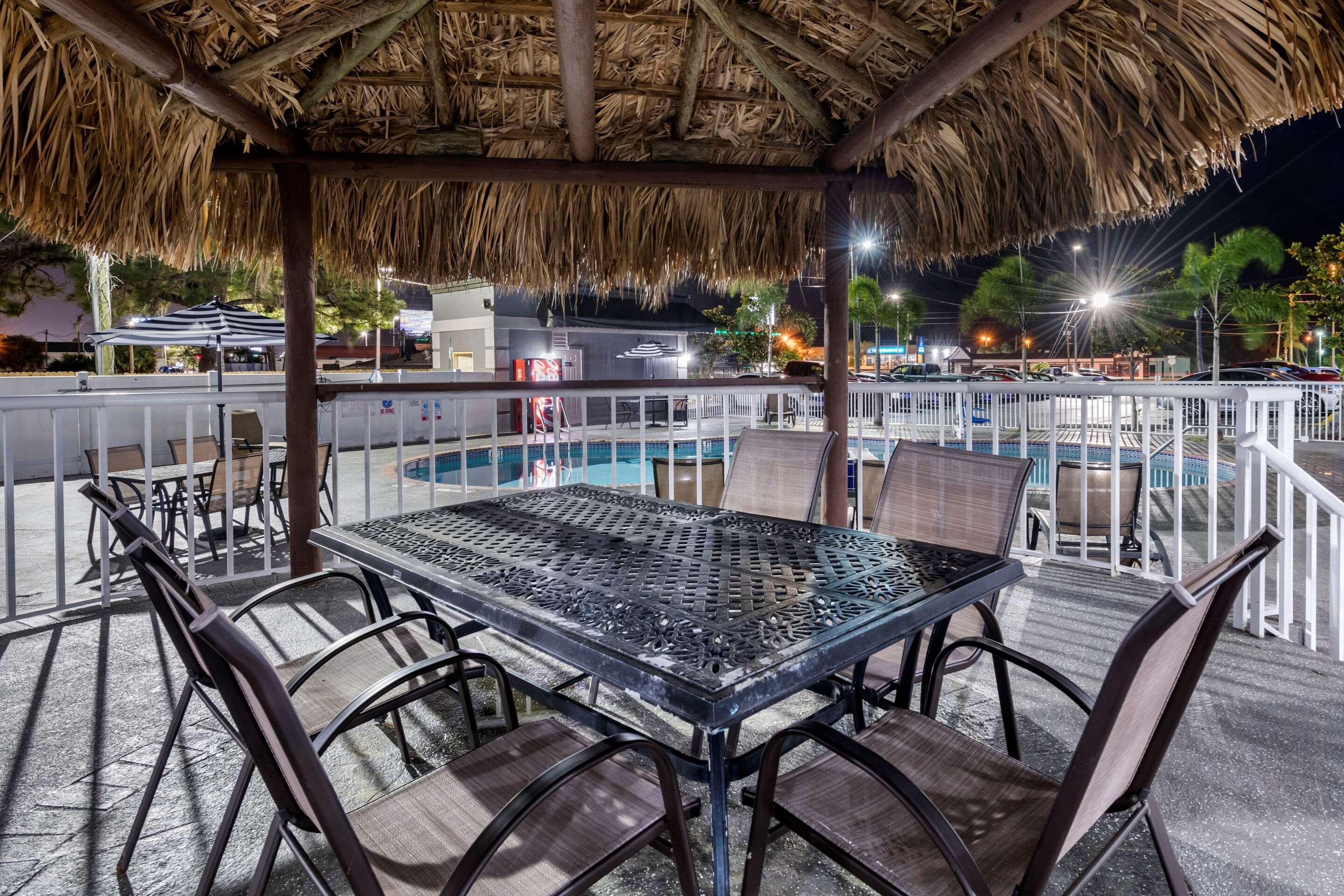 Rodeway Inn New Port Richey Exterior foto